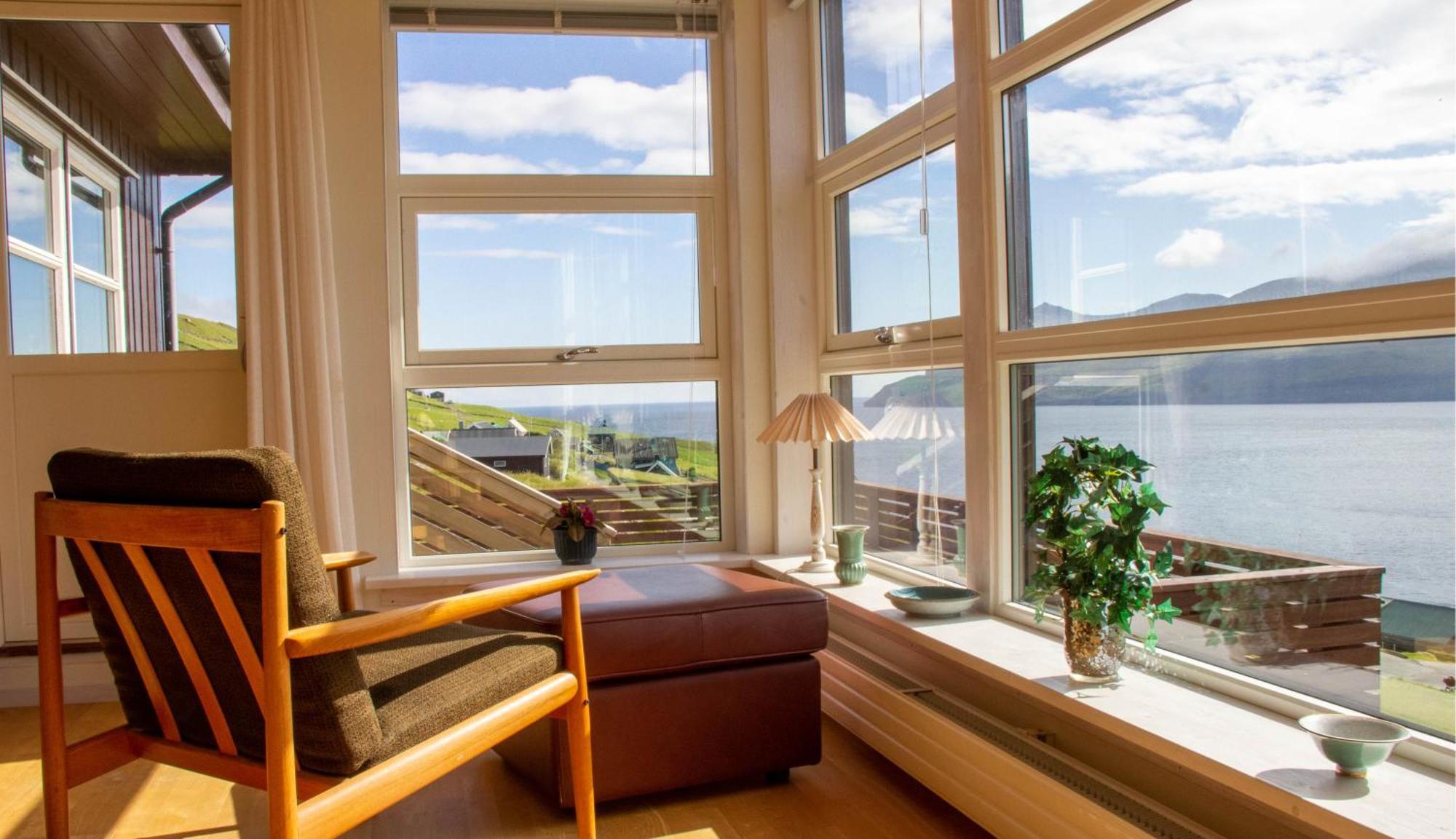 Sea & Mountain View 4 Bedroom Leynar Exterior foto